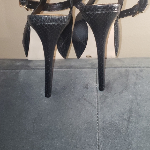 Shoes - Picture 3 of 8